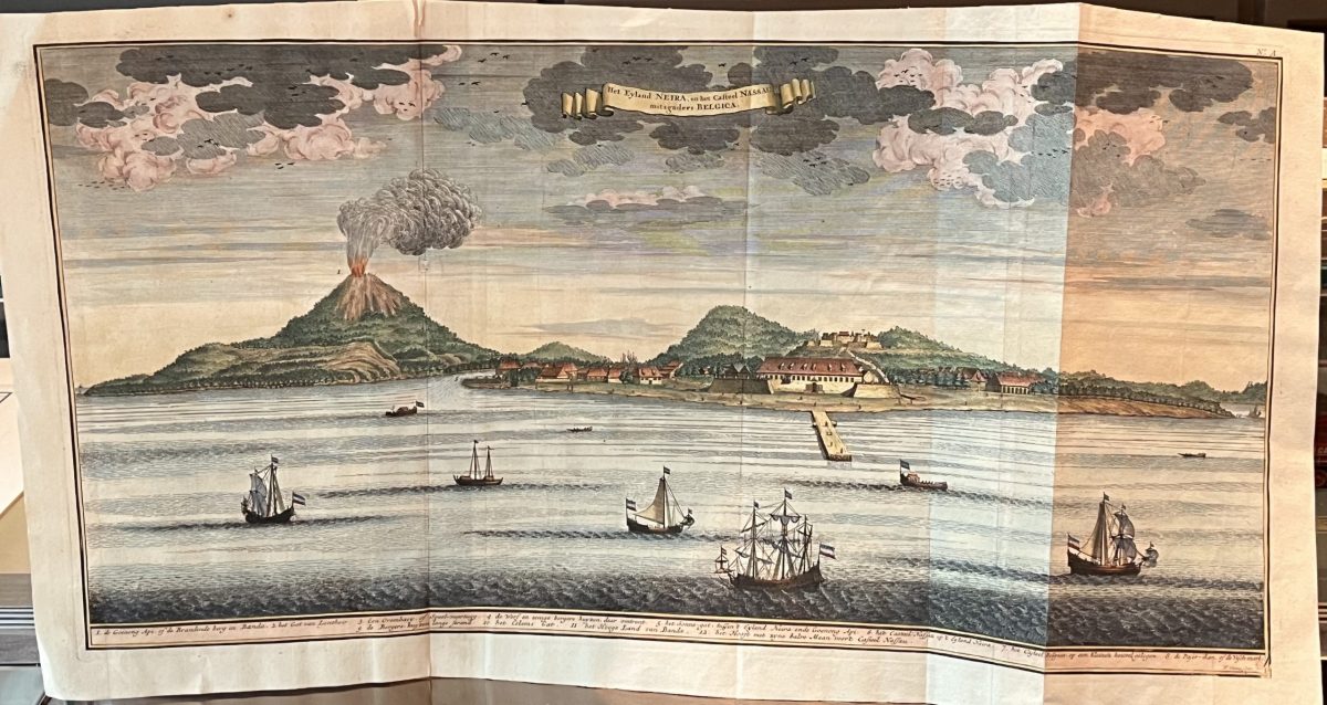 Antique Print of Banda Neira – Valentijn (c.1726)